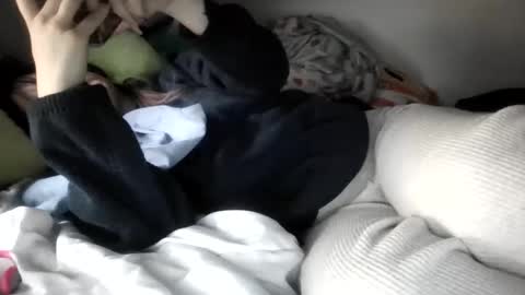 Snapshot of tinytittiexx chatting on February 18, 5:42 pm tinytittiexx online show from February 18, 5:42 pm