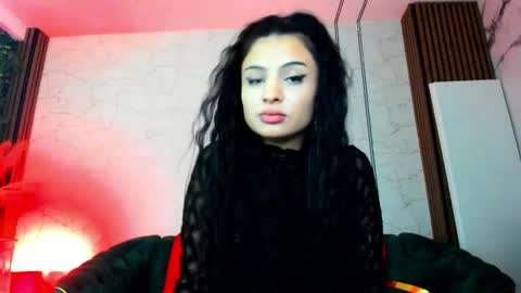 Snapshot of tinyvixen_ chatting on October 13, 4:12 am TinyVixen online show from October 13, 4:12 am