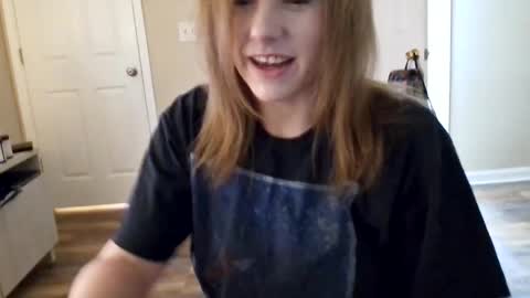 tinywithtiddies online show from February 14, 4:42 am