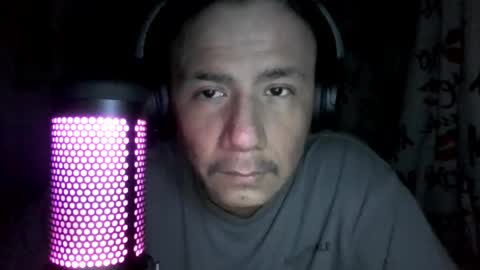 tinywolf0009 online show from May 10, 9:03 am