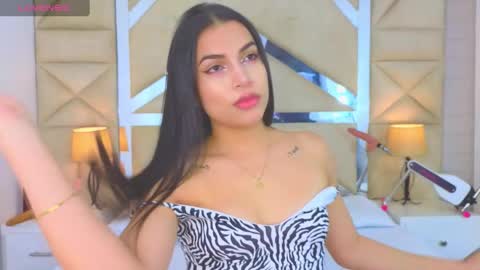 Snapshot of tiphani_walker_ chatting on September 25, 12:03 am Tiphani Walker online show from September 25, 12:03 am