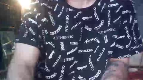 tiqueb40 online show from April 12, 11:54 pm