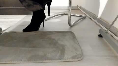 Snapshot of tired33 chatting on January 12, 2:41 pm Anna online show from January 12, 2:41 pm