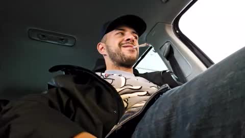 Snapshot of tjinka chatting on October 28, 2:42 pm tjinka online show from October 28, 2:42 pm