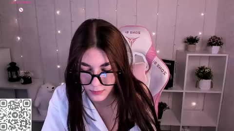 2 GMT Mo Tu We Th Fr 10am-4am online show from February 12, 12:38 am