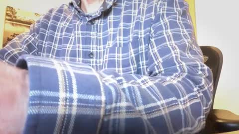 Snapshot of togbear chatting on February 2, 6:39 pm Togbear online show from February 2, 6:39 pm