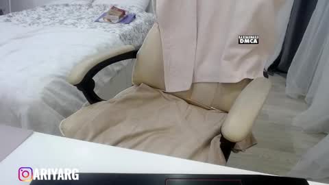Snapshot of token___ chatting on January 2, 11:38 pm Arina online show from January 2, 11:38 pm