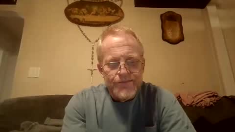 Snapshot of tokenless_boner chatting on November 9, 9:29 am tokenless_boner online show from November 9, 9:29 am