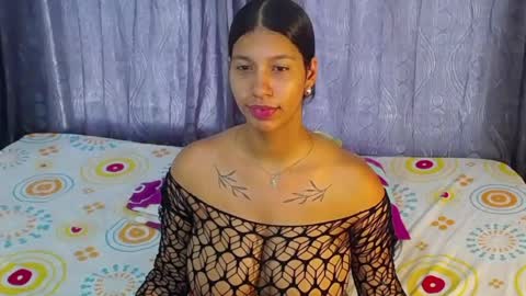 Snapshot of tokihoney chatting on June 2, 8:44 pm Adela y juan online show from June 2, 8:44 pm