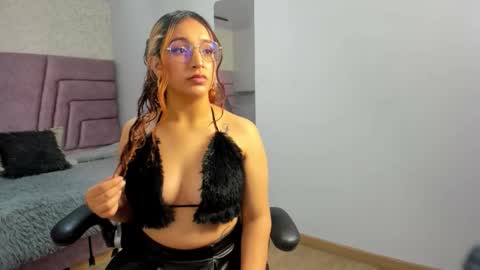 Snapshot of tokyo_royal chatting on March 2, 8:04 pm tokyo_royal online show from March 2, 8:04 pm