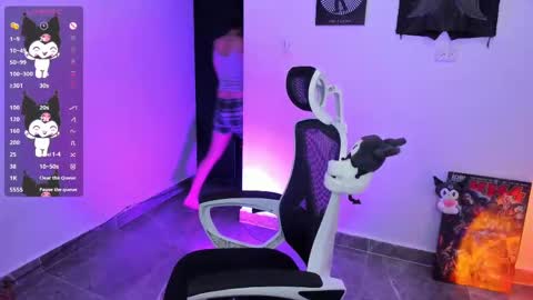 Snapshot of tokyo_uwu chatting on November 20, 2:23 am sofi 3 online show from November 20, 2:23 am