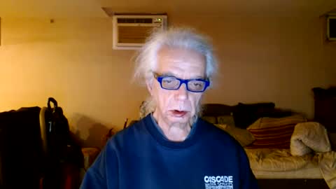 Snapshot of tom112292014 chatting on December 8, 3:43 am tom112292014 online show from December 8, 3:43 am