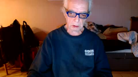 Snapshot of tom112292014 chatting on December 26, 3:06 am tom112292014 online show from December 26, 3:06 am