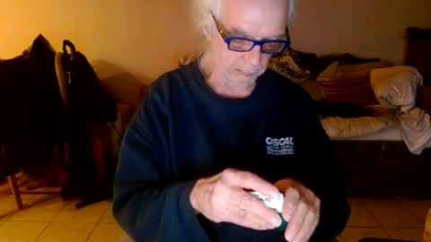 Snapshot of tom112292014 chatting on December 26, 11:35 pm tom112292014 online show from December 26, 11:35 pm