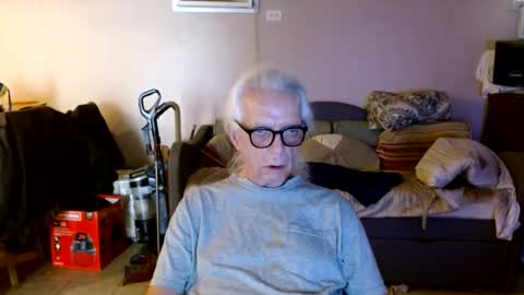 Snapshot of tom112292014 chatting on September 15, 5:57 pm tom112292014 online show from September 15, 5:57 pm