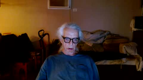 Snapshot of tom112292014 chatting on September 25, 2:04 am tom112292014 online show from September 25, 2:04 am