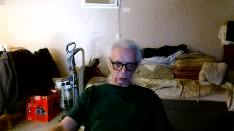 Snapshot of tom112292014 chatting on October 1, 4:02 pm tom112292014 online show from October 1, 4:02 pm