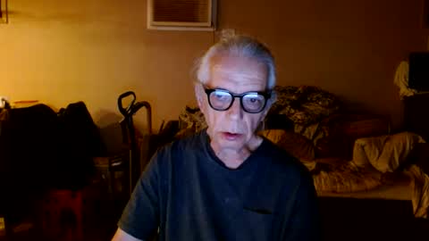 Snapshot of tom112292014 chatting on October 8, 2:09 am tom112292014 online show from October 8, 2:09 am