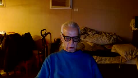Snapshot of tom112292014 chatting on October 23, 10:58 am tom112292014 online show from October 23, 10:58 am