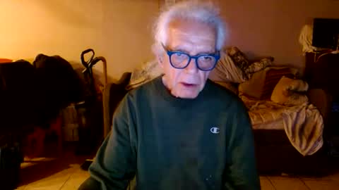 tom112292014 online show from May 23, 10:14 pm