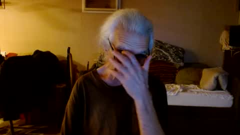 Snapshot of tom112292014 chatting on June 6, 3:11 am tom112292014 online show from June 6, 3:11 am