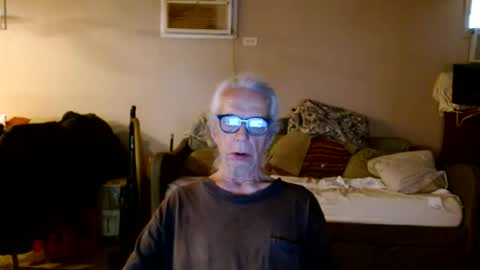 Snapshot of tom112292014 chatting on June 8, 1:55 pm tom112292014 online show from June 8, 1:55 pm