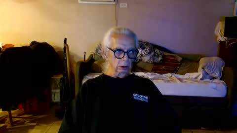 Snapshot of tom112292014 chatting on June 9, 2:39 pm tom112292014 online show from June 9, 2:39 pm