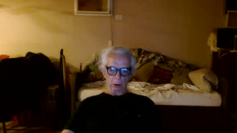 Snapshot of tom112292014 chatting on June 13, 2:42 am tom112292014 online show from June 13, 2:42 am