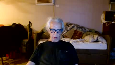 Snapshot of tom112292014 chatting on June 17, 2:36 am tom112292014 online show from June 17, 2:36 am