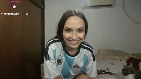 Snapshot of tom316972 chatting on July 4, 2:18 am Flor online show from July 4, 2:18 am
