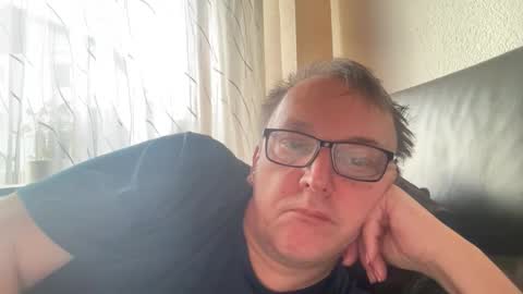 Tom online show from February 1, 8:29 am