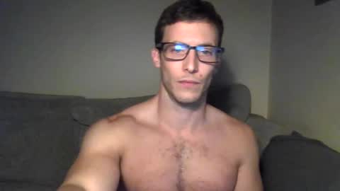 Snapshot of tom90ukx chatting on February 12, 2:10 pm tom90ukx online show from February 12, 2:10 pm