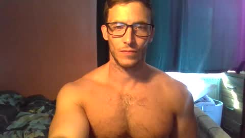 Snapshot of tom90ukx chatting on September 22, 12:40 pm tom90ukx online show from September 22, 12:40 pm