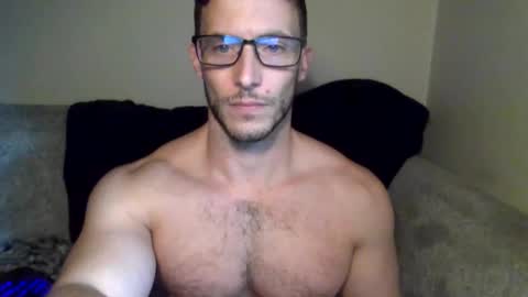 Snapshot of tom90ukx chatting on October 18, 5:25 pm tom90ukx online show from October 18, 5:25 pm