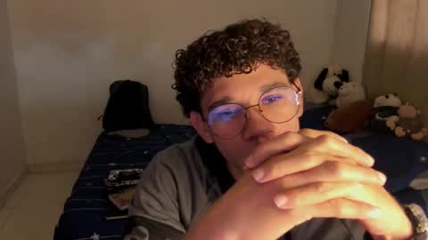 Tom Blue online show from October 27, 4:33 pm