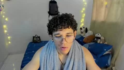 Tom Blue online show from December 1, 2:55 pm