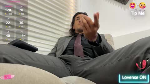Snapshot of tom_blunt96 chatting on February 23, 4:13 pm TOM online show from February 23, 4:13 pm