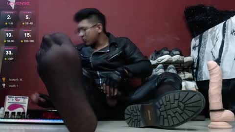 Tom online show from December 9, 2:17 pm