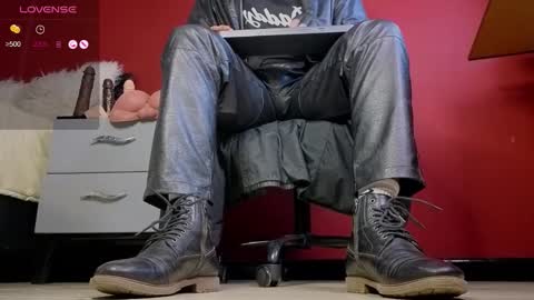 Tom online show from November 6, 1:39 am