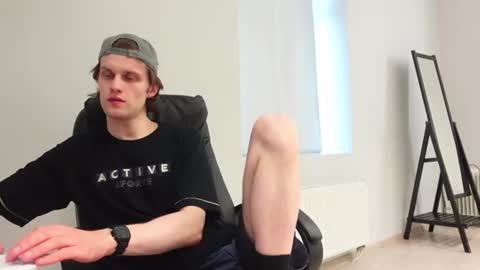 tom online show from June 22, 3:58 am
