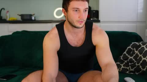 Snapshot of tom_fordd chatting on April 19, 7:40 am Tom online show from April 19, 7:40 am