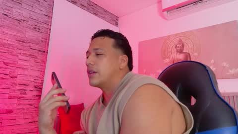 Tom muscle1 online show from February 6, 11:57 am