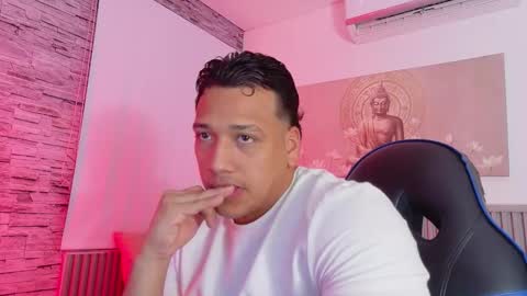 Tom muscle1 online show from February 7, 11:25 am