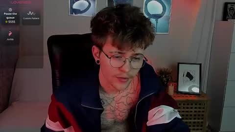 tomas_norton online show from April 4, 9:01 pm