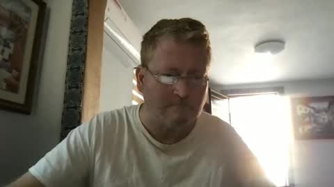 Hola online show from December 6, 6:06 pm