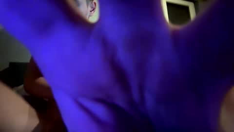 Snapshot of tomaz33 chatting on December 13, 4:38 pm tomaz33 online show from December 13, 4:38 pm