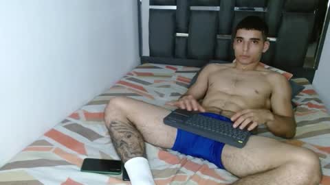 tomaz_18 online show from March 3, 6:25 pm