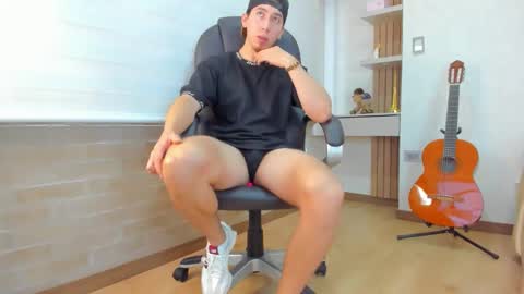 Tom Bardem online show from November 24, 7:13 pm