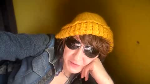 Snapshot of tomboy_titties chatting on January 1, 7:32 pm tomboy_titties online show from January 1, 7:32 pm