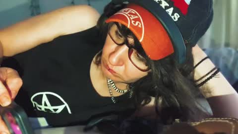 Snapshot of tomboy_titties chatting on May 31, 6:42 pm tomboy_titties online show from May 31, 6:42 pm